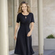Freizeitkleider - Kleid mit Schlingenknopfverschluss – Farbe SCHWARZ – Ansicht 1 Freizeitkleider - Kleid mit Schlingenknopfverschluss, in Größe 036 bis 054, in Farbe SCHWARZ – Farbe SCHWARZ – Ansicht 1