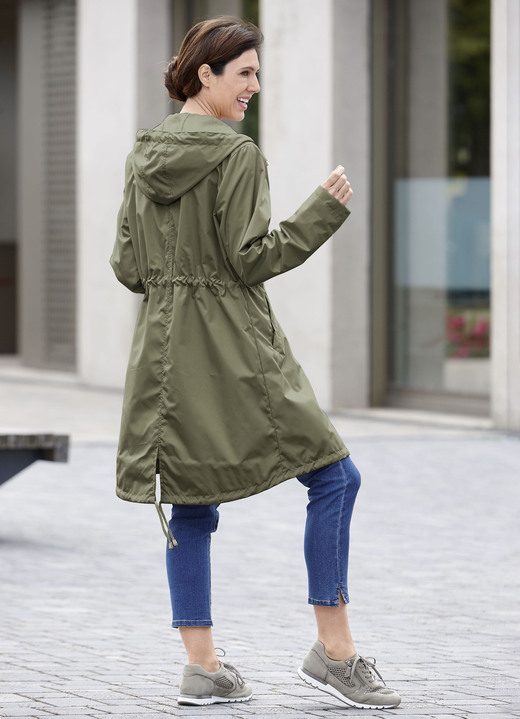 Jacken, Mäntel, Blazer - Kurzmantel mit fester Kapuze, in Größe 036 bis 054, in Farbe BEIGE Ansicht 2