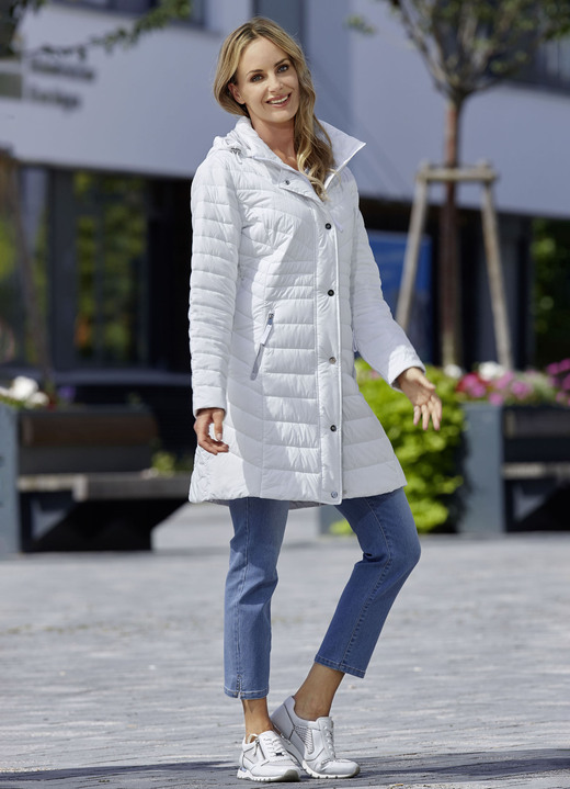 Jacken, Mäntel, Blazer - Funktions-Kurzmantel mit abnehmbarer Kapuze Jacken, Mäntel, Blazer - Funktions-Kurzmantel mit abnehmbarer Kapuze, in Größe 036 bis 054, in Farbe NATURWEISS
