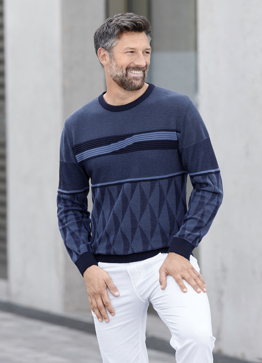Hemden, Pullover & Shirts - Gemusterter Rundhalspullover in 2 Farben, in Größe 046 bis 062, in Farbe MARINE-BLAU Ansicht 1