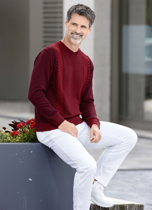 Hemden, Pullover & Shirts - Rundhalspullover mit Strukturdessin in 2 Farben, in Größe 046 bis 062, in Farbe BORDEAUX-ROT MELIERT Ansicht 2