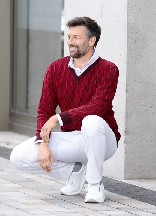 Hemden, Pullover & Shirts - V-Pullover mit markantem Halsausschnitt in 3 Farben, in Größe 046 bis 062, in Farbe MITTELBLAU Ansicht 4