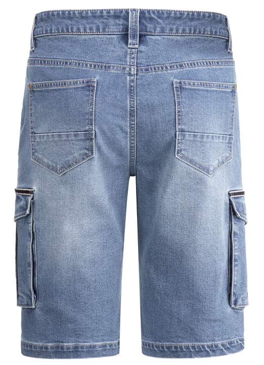 Hosen - Jeans-Bermudas mit Cargotaschen, in Größe 048 bis 060, in Farbe JEANSBLAU Ansicht 3