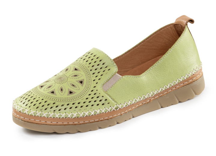 Komfortschuhe - Gemini Slipper aus luftig perforiertem Nappaleder, in Größe 036 bis 042, in Farbe KIWIGRÜN Ansicht 1