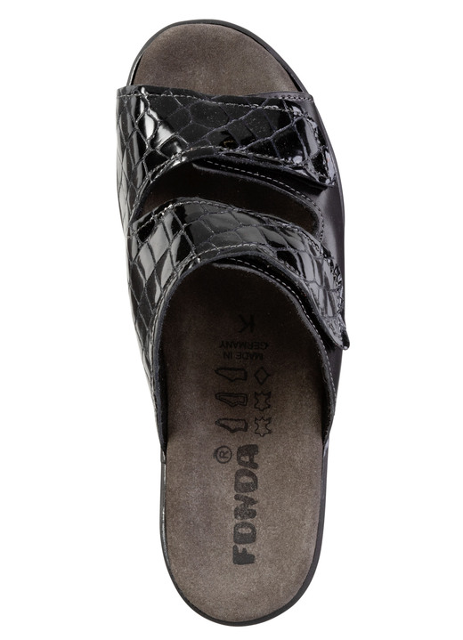Komfortschuhe - Pantolette aus Nappaleder und krokogeprägtem Lackleder, in Größe 036 bis 042, in Farbe SCHWARZ Ansicht 2