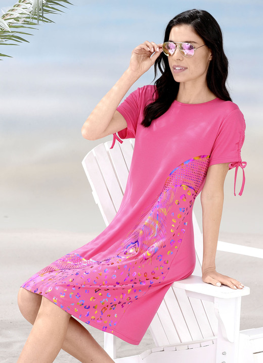 Strandmode - Laurina Kleid mit schimmerndem Druck Ansicht 2 Strandmode - Laurina Kleid mit schimmerndem Druck, in Größe 036 bis 054, in Farbe PINK Ansicht 2