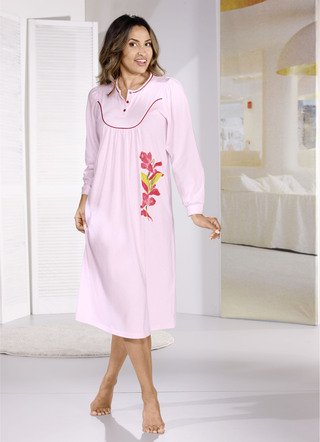 Nachthemd, wadenlang mit knöpfbaren Bündchenabschlüssen