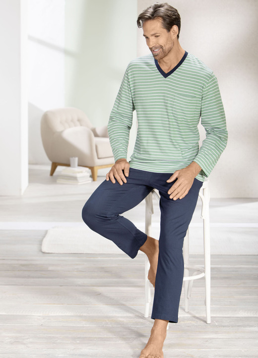 Nachtwäsche - Schlafanzug mit V-Ausschnitt und offenen Abschlüssen , in Größe 046 bis 062, in Farbe GRÜN-WEISS-MARINE Ansicht 2