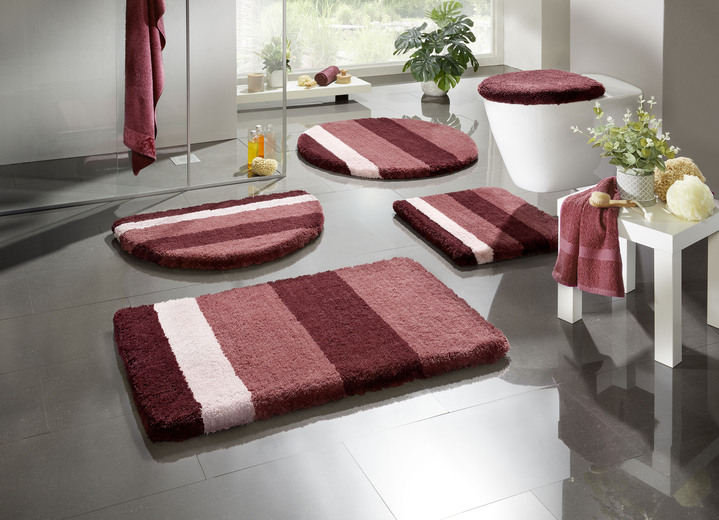 Heimtextilien - Badganitur von Kleine Wolke, in Größe 100 (Vorleger halbrund, 50/ 80 cm) bis 112 (WC-Deckelbezug, 47/ 50 cm), in Farbe BLAU Ansicht 2