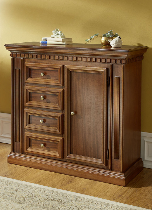 Sideboards & Kommoden - Hochwertige und stilsichere Kommoden mit klassisch schönem Flair, in Farbe KIRSCHBAUM, in Ausführung Kommode, 1-türig, schmal Ansicht 2