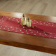 Tischdecken - Tisch- und Raumdekoration mit Glitzergarn – Farbe ROT – Ansicht 2 Tischdecken - Tisch- und Raumdekoration mit Glitzergarn, in Größe 130 (Deckchen, 35/ 50 cm) bis 404 (Kissenbezug, 40/ 40 cm), in Farbe ROT – Farbe ROT – Ansicht 2