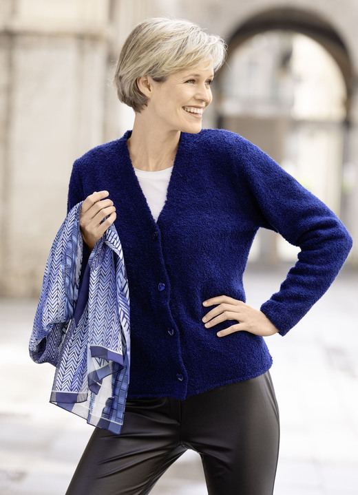 Jacken, Westen & Sets - Strickjacke in flauschiger Boucléqualität, in Größe 036 bis 052, in Farbe NACHTBLAU Ansicht 1