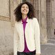 Blusen - Blusenjacke mit Schulterpolster – Farbe CREME – Ansicht 2 Blusen - Blusenjacke mit Schulterpolster, in Größe 036 bis 052, in Farbe CREME – Farbe CREME – Ansicht 2