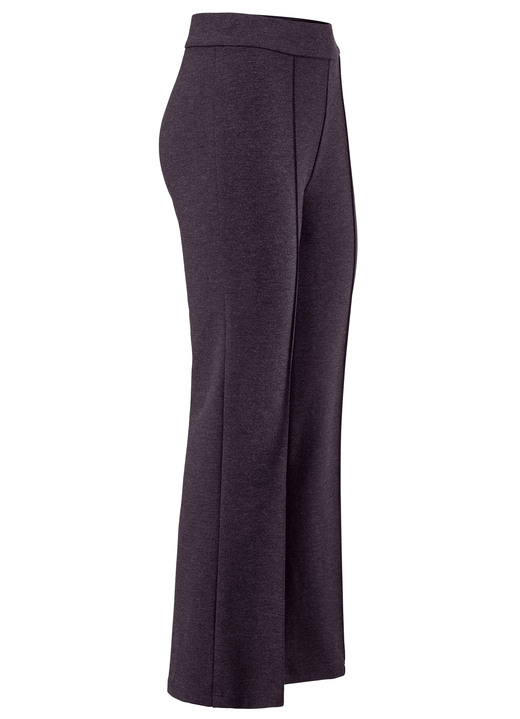 Hosen - Knöchellange Hose in Schlupfform, in Größe 018 bis 052, in Farbe AUBERGINE Ansicht 1