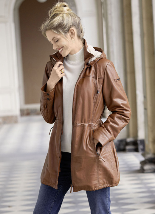 Ledermode - Lederkurzmantel von „Cabrini“, in Größe 036 bis 050, in Farbe COGNAC ANTIK Ansicht 2