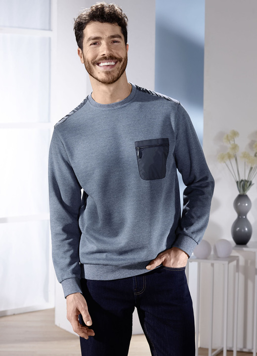 Hemden, Pullover & Shirts - Sweatshirt mit Brusttasche, in Größe 3XL (64/66) bis XXL (60/62), in Farbe JEANSBLAU MELIERT