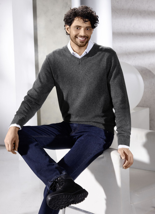 Hemden, Pullover & Shirts - Unifarbener V-Pullover in 4 Farben, in Größe L(52/54) bis XL(56/58), in Farbe ANTHRAZIT MELIERT Ansicht 1