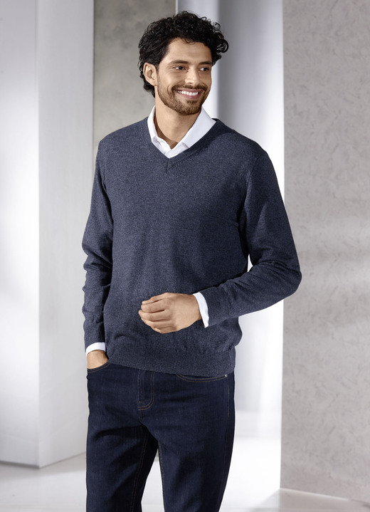 Hemden, Pullover & Shirts - Unifarbener V-Pullover in 4 Farben, in Größe L(52/54) bis XL(56/58), in Farbe DUNKELBLAU MELIERT Ansicht 1