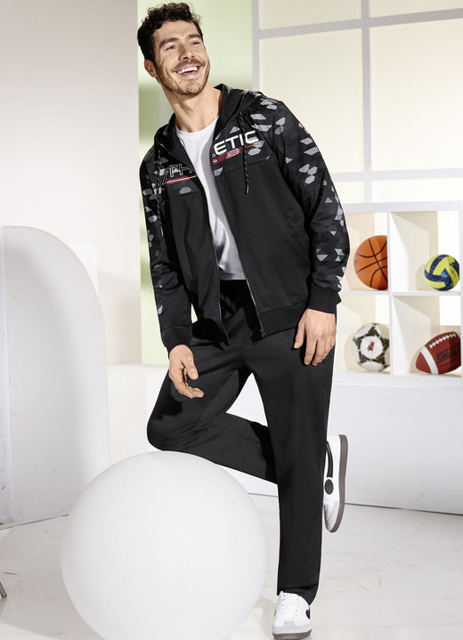 Sport- & Freizeitmode - Freizeitanzug mit Kapuze Sport- & Freizeitmode - Freizeitanzug mit Kapuze, in Größe 3XL (58) bis XXL (56), in Farbe SCHWARZ
