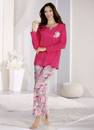 Schlafanzug aus nachhaltigem Baumwollanbau