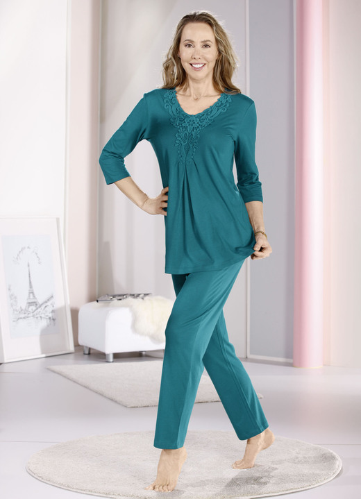 Schlafanzüge & Shortys - Laurina Schlafanzug mit großzügiger Motivspitze, in Größe 036 bis 054, in Farbe PETROL Ansicht 1