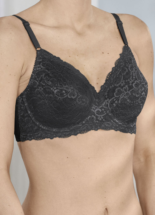 Bügel-BH - Triumph-Compliment Bügel-BH mit hübscher Spitze, in Größe 075 bis 105, in Cup F, in Farbe SCHWARZ Ansicht 1