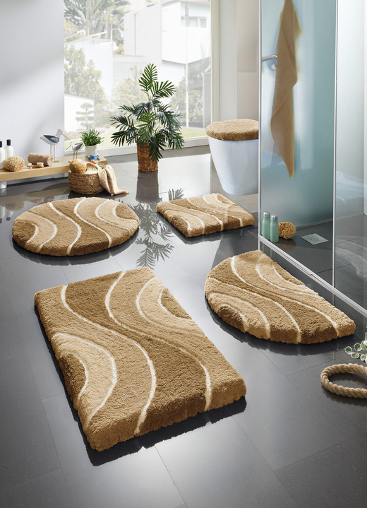 Badgarnituren - Herrlich weiche Badgarnitur, in Größe 100 (Vorleger halbrund, 50/ 80 cm) bis 112 (WC-Deckelbezug, 47/ 50 cm), in Farbe CAPPUCCINO Ansicht 2