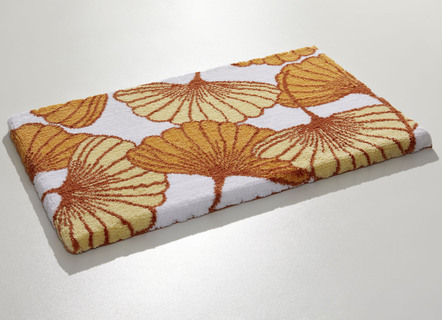 Badgarnitur mit Ginkgoblätter-Motiv
