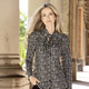 Blusen - Shirtbluse mit Hahnentrittmuster – Farbe SCHWARZ-KHAKI-ECRU – Ansicht 1 Blusen - Shirtbluse mit Hahnentrittmuster, in Größe 036 bis 054, in Farbe SCHWARZ-KHAKI-ECRU – Farbe SCHWARZ-KHAKI-ECRU – Ansicht 1