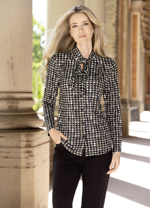 Blusen - Shirtbluse mit Hahnentrittmuster Ansicht 1 Blusen - Shirtbluse mit Hahnentrittmuster, in Größe 036 bis 054, in Farbe SCHWARZ-KHAKI-ECRU Ansicht 1