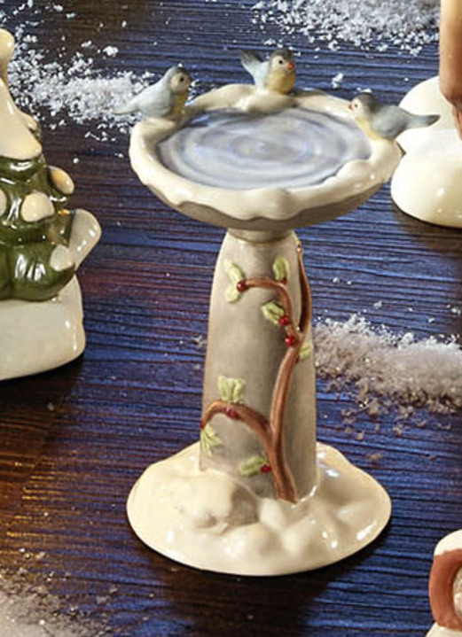 Goebel-Figuren - Winterliche Szene: Tolle Himmelsboten im Winterwald Ansicht 15 Goebel-Figuren - Winterliche Szene: Tolle Himmelsboten im Winterwald, in Farbe GRÜN, in Ausführung Weihnachtsbaum Ansicht 15