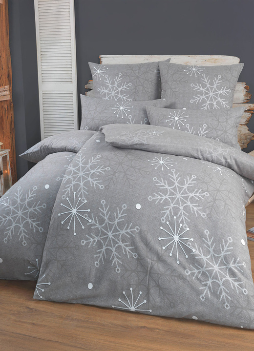 Bettwäschegarnituren - Florella Bettwäsche-Garnitur mit Schneeflocken und Eiskristalle, in Größe 111 (40/80 cm + 135/200 cm) bis 115 (80/80 cm + 155/220 cm), in Farbe GRAU Ansicht 1