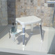 - Stabiler Dusch-und Badehocker, in Farbe WEISS – Farbe WEISS – Ansicht 1
