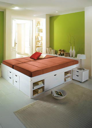 Funktionsbett aus massivem Kiefernholz