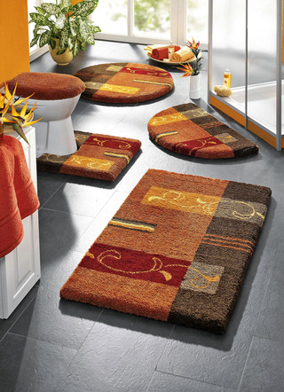 Badgarnituren - Supersoft Badgarnitur mit rutschhemmender Latexierung – Farbe TERRA – Ansicht  Badgarnituren - Supersoft Badgarnitur mit rutschhemmender Latexierung, in Größe 100 (Vorleger halbrund, 50/ 80 cm) bis 112 (Deckelbezug mit Kordel, 47/ 50 cm), in Farbe FLIEDER – Farbe TERRA – Ansicht