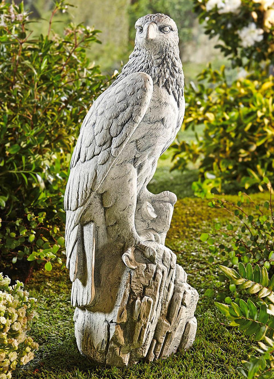 Gartendekoration - Falke aus frostfestem Steinguss, in Farbe LICHTGRAU
