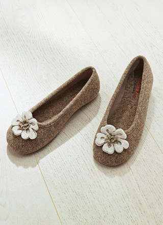 Pumps & Ballerina - Ballerina von Varomed aus angenehmem Filzmaterial, in Größe 036 bis 042, in Farbe BRAUN