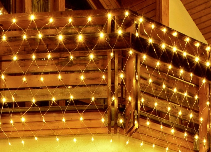 Winterlicher Garten - LED-Lichternetz mit warmweißem Licht, in Farbe WARM-WEISS, in Ausführung Mit 208 LEDs Ansicht 1