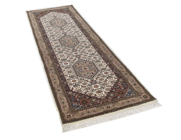 Klassisch - Handgeknüpfte Brücken, Teppiche und Galerien aus 100% Schurwolle Ansicht 8 Klassisch - Handgeknüpfte Brücken, Teppiche und Galerien aus 100% Schurwolle, in Größe 101 (Brücke, 40x 60 cm) bis 313 (Teppich rund, ø 250 cm), in Farbe BEIGE, in Ausführung Qualität Spezial Ansicht 8