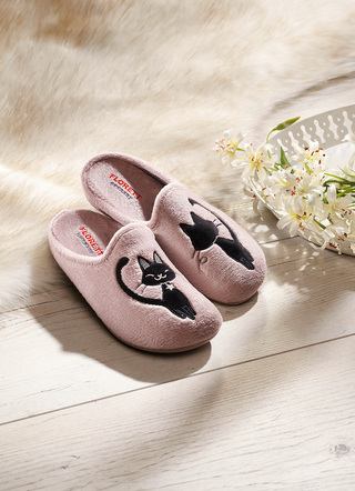 Verspielter Hausschuh mit Gummisohle