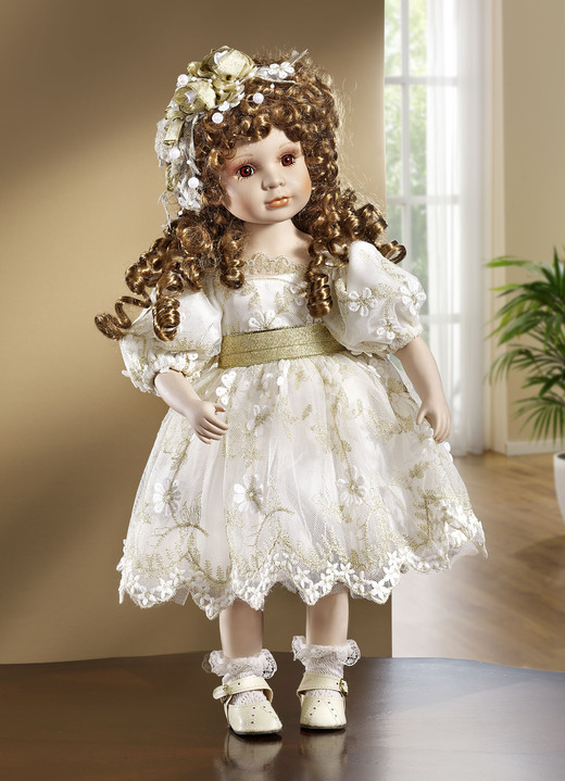 - Porzellanpuppe mit festlicher Kleidung, in Farbe WEISS-CREME