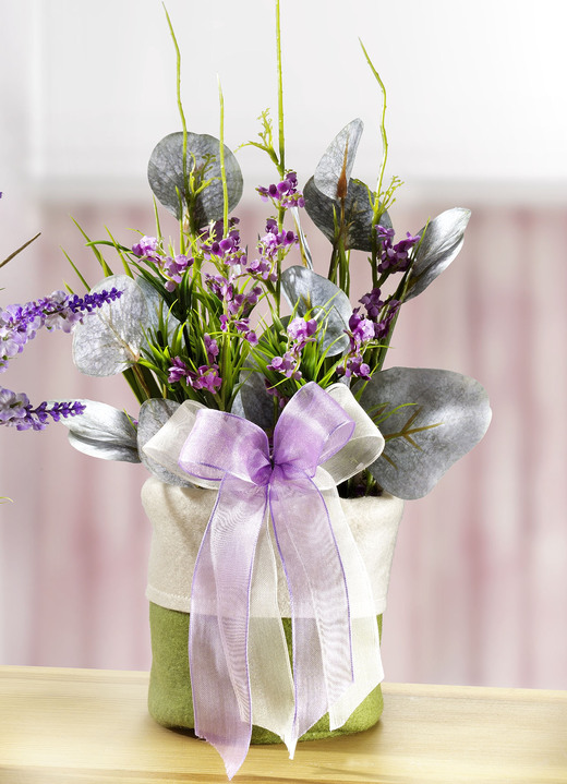 Osterkränze & Gestecke - Frühlingsgesteck mit Blumen und Gräser im Filzbeutel, in Farbe GRÜN, in Ausführung Gesteck mit lila Blüten Ansicht 1