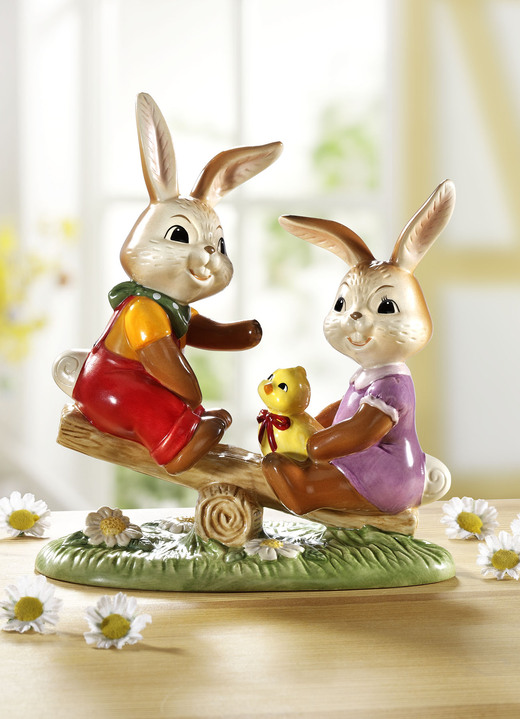 Goebel-Figuren - Hasenkinder auf Wippe von Hand gefertigt, in Farbe BUNT
