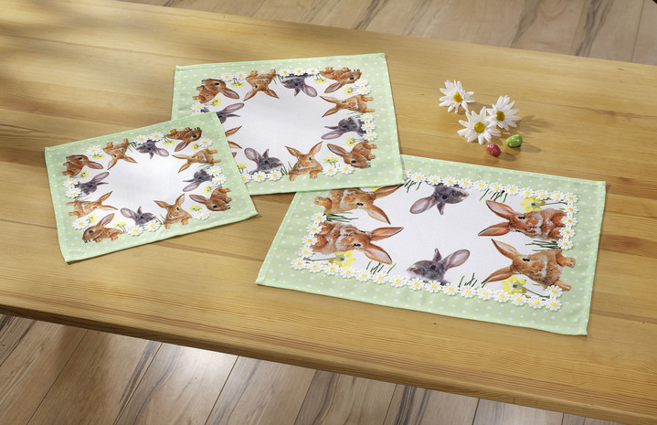 - Tisch- und Raumdekoration mit Hasen-Motiven, in Größe 101 (2x Platzset, 35x 50 cm) bis 404 (Kissenbezug, 40x 40 cm), in Farbe WEISS-BUNT