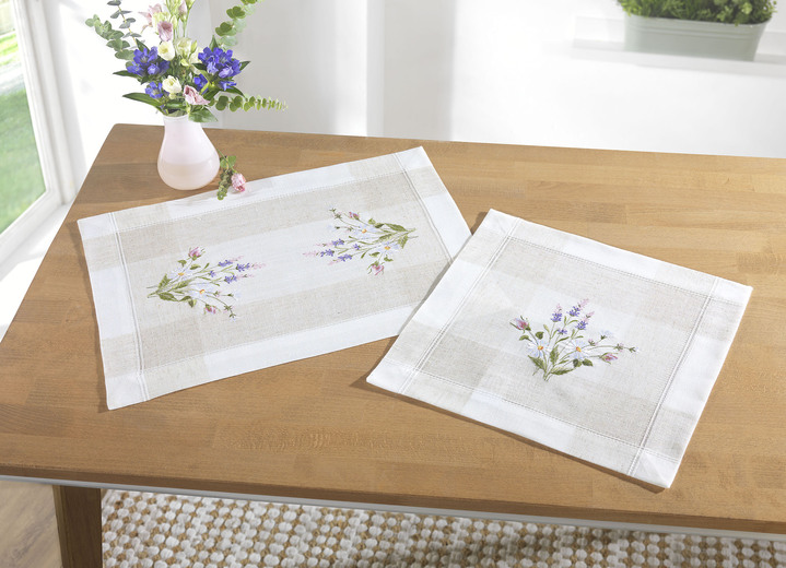 Tischdecken - Tisch- und Raumdekoration mit floralem Dessin, in Größe 102 (Läufer, 40x 85 cm) bis 404 (Kissenbezug, 40x 40 cm), in Farbe SEKT-BUNT Ansicht 1