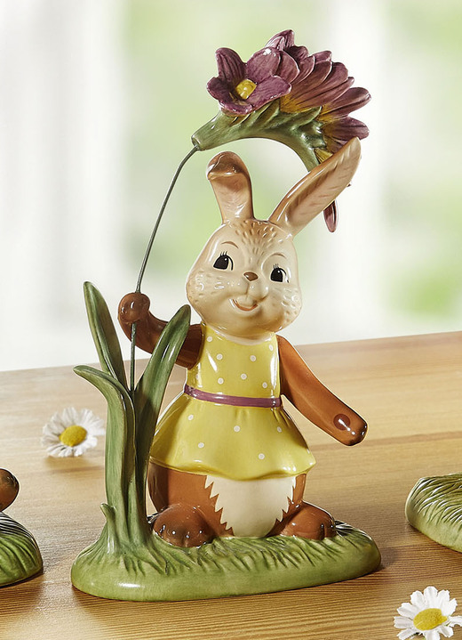 - Hasen mit frühlingshafte Blumen aus Feinsteingut, in Farbe BUNT, in Ausführung Hase mit Freesie Ansicht 1