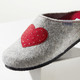 Hausschuhe - Hausschuh mit Obermaterial aus Wollfilz, in Größe 036 bis 042, in Farbe ROT – Farbe HELLGRAU – Ansicht 1