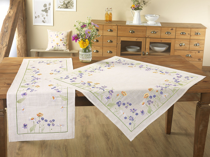 Tischdecken - Schön bestickte Tisch- und Raumdekoration, in Größe 101 (Deckchen, 35x 50 cm) bis 404 (Kissenbezug, 40x 40 cm), in Farbe NATUR-BUNT Ansicht 4