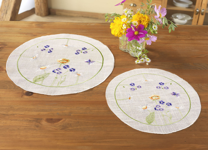 Tischdecken - Schön bestickte Tisch- und Raumdekoration, in Größe 101 (Deckchen, 35x 50 cm) bis 404 (Kissenbezug, 40x 40 cm), in Farbe NATUR-BUNT Ansicht 7