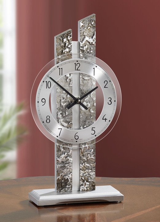- Tischuhr mit Holzgehäuse mit Metallic-Auflage, in Farbe SILBER, in Ausführung Mit arabischen Ziffern